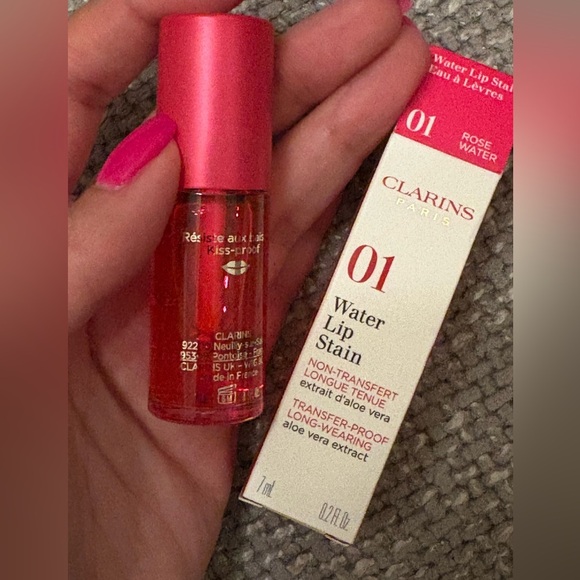 Clarins Water Lip Stain – 01 Rose Water - Picture 4 of 6